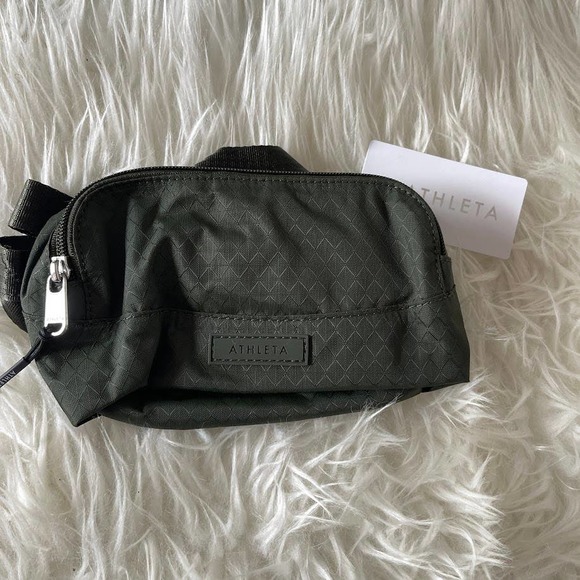 Athleta Excursion Mini Belt Bag Aspen Olive Green NWT Fanny Pack - Picture 1 of 7
